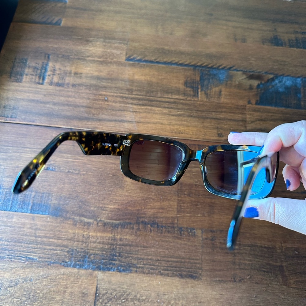 Quay Yada Yada Tortoise Frame